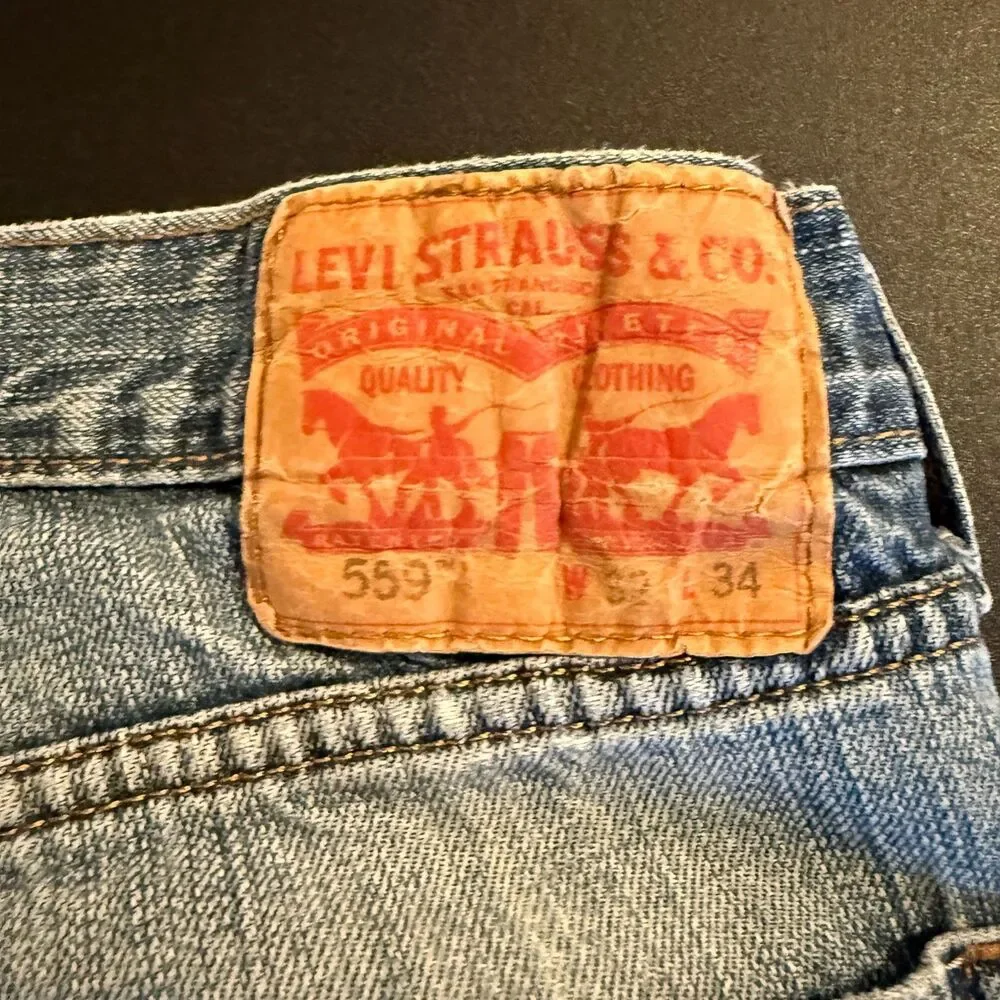 Levi’s 559 Relaxed Straight Jeans | Light Wash Distressed 32x34 - Picture 9 of 11